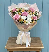 Букет цветов из:  Гвоздики, Орхидеи и Розы в Турово