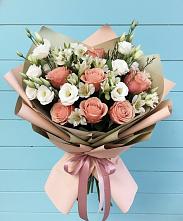 Букет цветов из:  Розы, Альстромерии и Лизиантусы в Турово