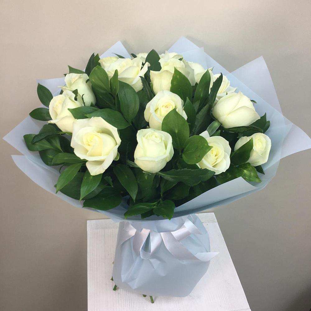 Букет 15 Белых роз Проуд в Турово
