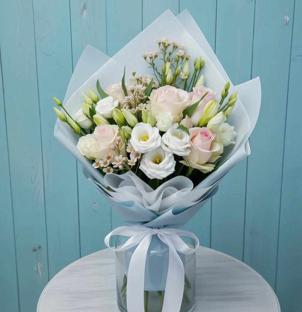 Букет цветов из: Розы и Лизиантусы в Турово