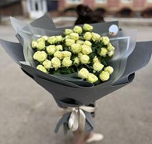 Букет Белые кустовые розы Солинеро в Турово