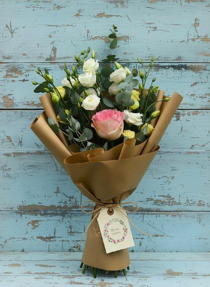 Букет цветов из: Розы и Лизиантусы в Турово