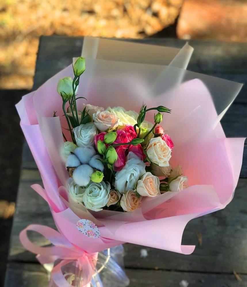 Букет цветов из: Розы и Лизиантусы в Турово