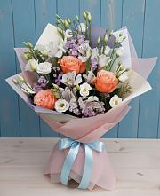 Букет цветов из:  Лизиантусы, Розы, Альстромерии и Гипсофила в Турово