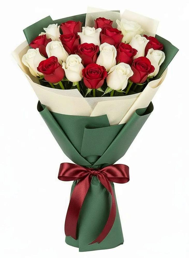 Букет Микс из красных и белых роз в Турово
