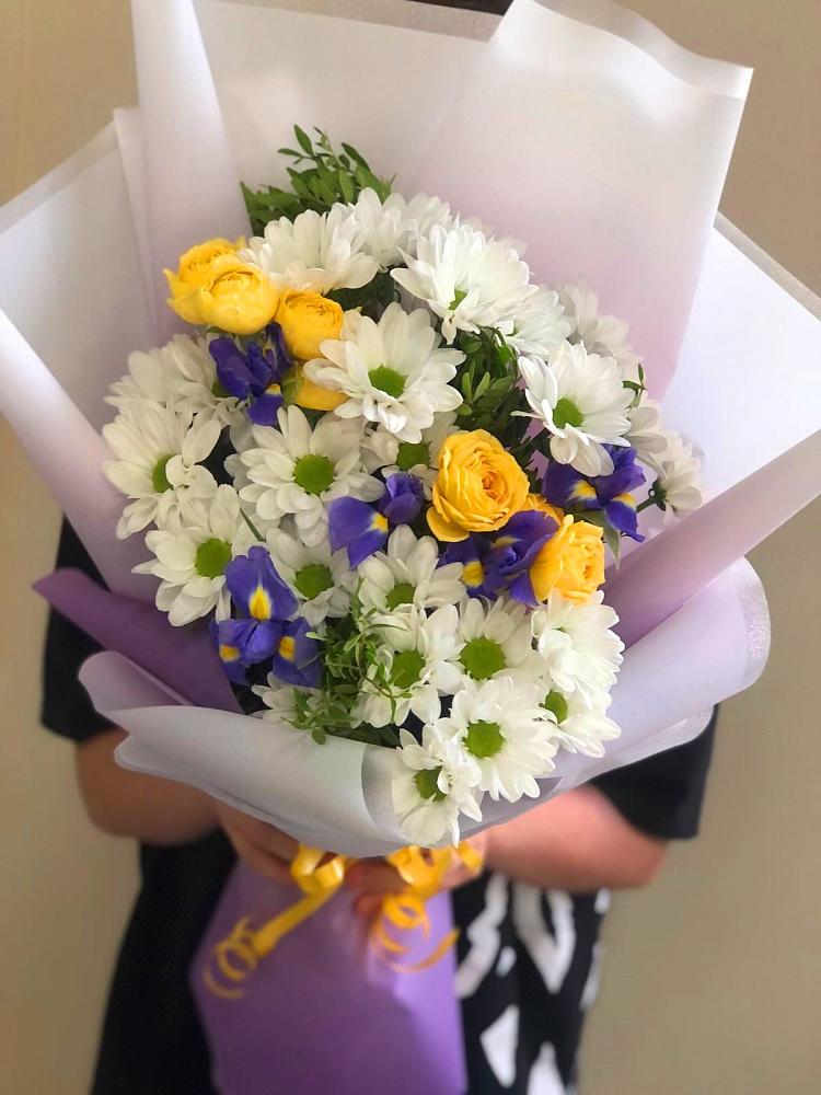 Букет цветов из: Ирисы, Хризантемы и Розы в Турово