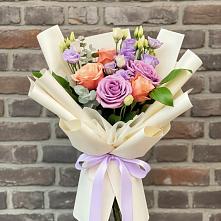 Букет цветов из:  Лизиантусы и Розы в Турово