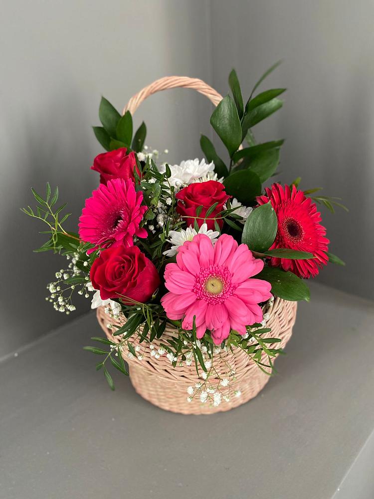Цветочная композиция из Розы, Хризантемы и Герберы в корзине в Турово