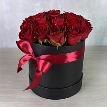 Цветочная композиция из Розы в шляпной коробке в Турово