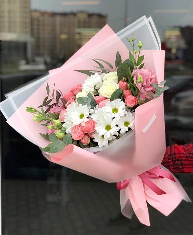 Букет цветов из: Розы, Лизиантусы и Хризантемы в Турово