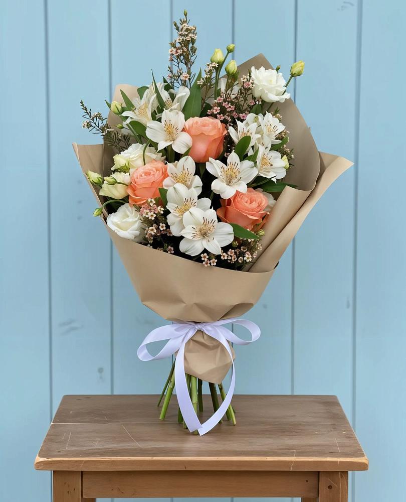 Букет цветов из: Альстромерии, Лизиантусы, Розы и Хризантемы в Турово