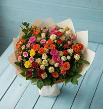 Букет Микс из разноцветных кустовых роз в Турово